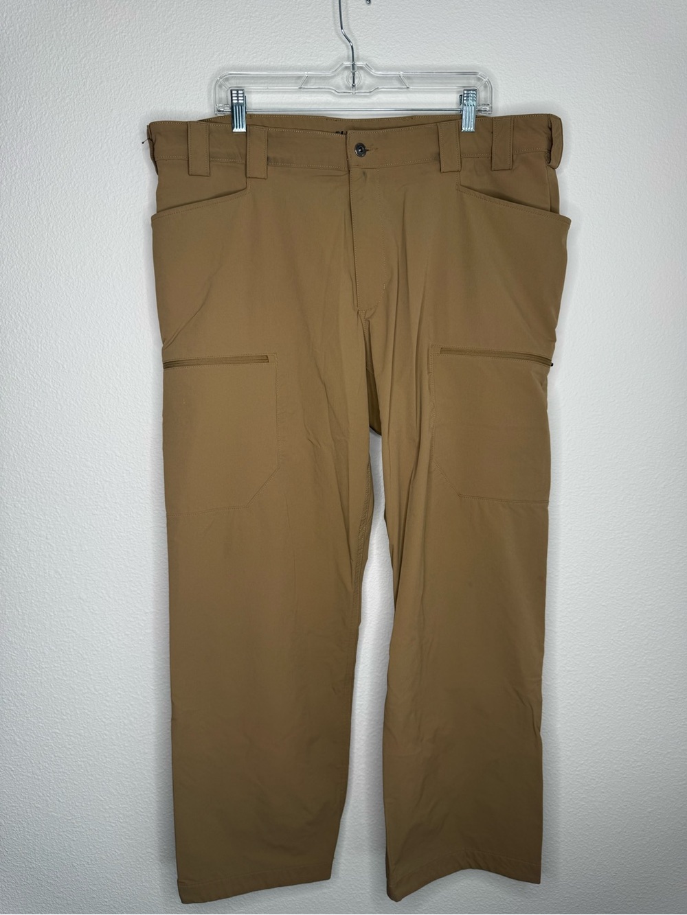 Duluth Trading Co Flexpedition Men’s Tan Cargo Pants